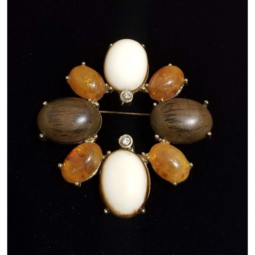 **Vintage Large Gold Simulated Amber and Lucite Brooch**